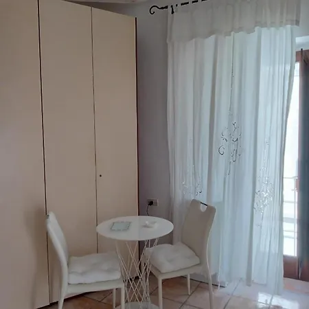 La Chicca Di C.cavour 게스트하우스 오스투니