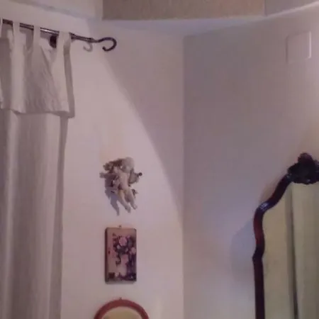 La Chicca Di C.cavour 게스트하우스 4*